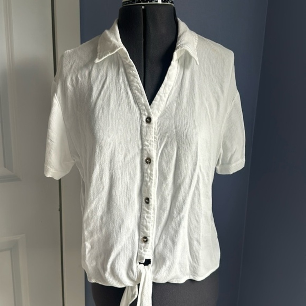 WALLFLOWER top white short sleeve ties in front button up size Large